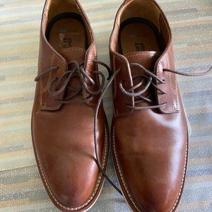 Johnston-Murphy True Foam Plain Toe Shoes